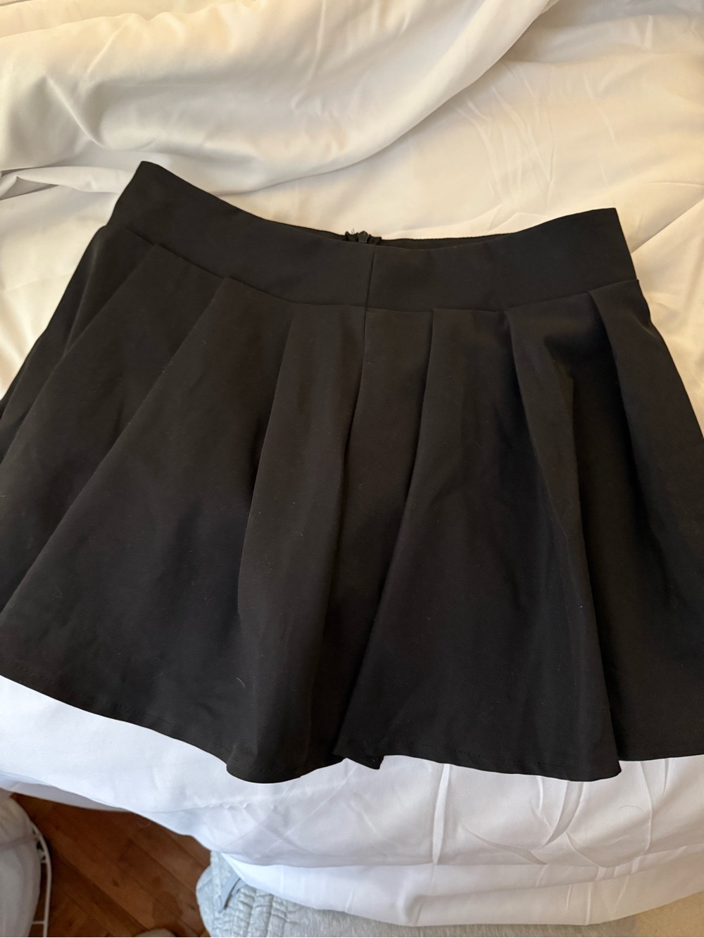 SHEIN Black Pleated Mini Skirt